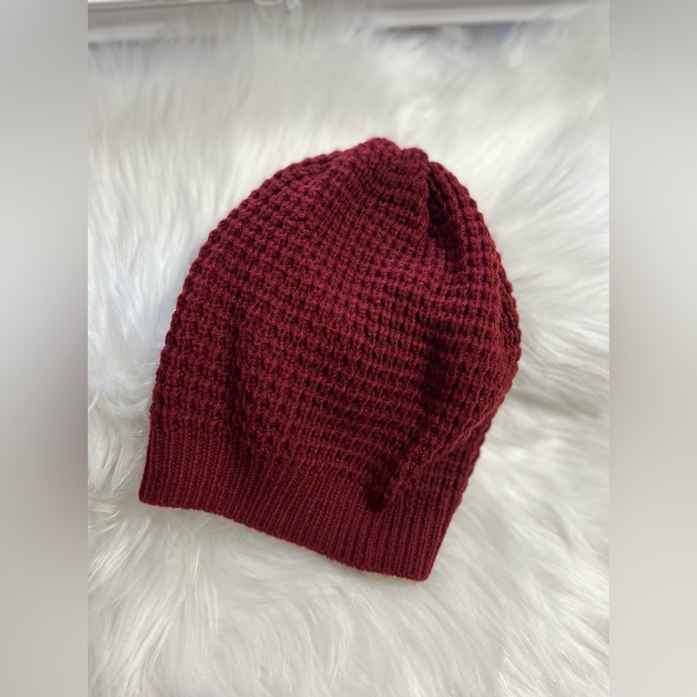 Target brand Maroon Women’s Beret Knit Hat